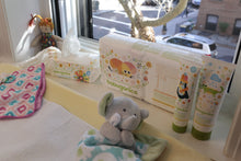 Load image into Gallery viewer, Babyganics Ultra Absorbent Diapers, Size 5, 88 Count